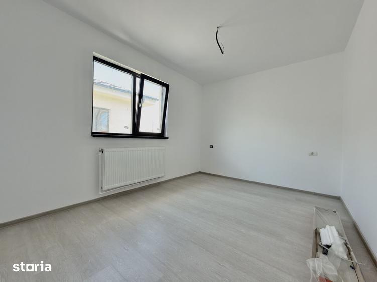Casă cu 4 camere cu Teren 300 Mp în Lumina