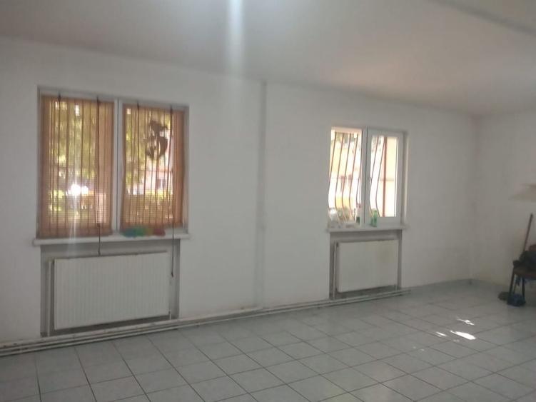 Spațiu comercial, de 50 mp, în Central