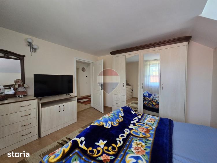 Casă cu 7 camere cu Teren 4431 Mp în Feleacu
