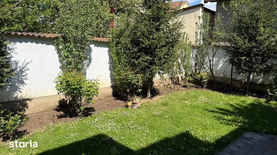 Apartament cu 4 camere decomandat, mobilat în Central