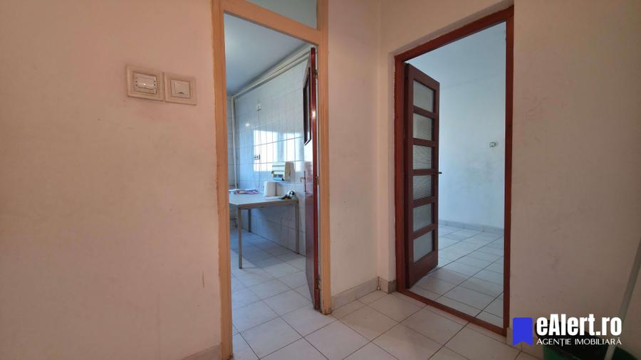 Apartament cu 4 camere în Rahova
