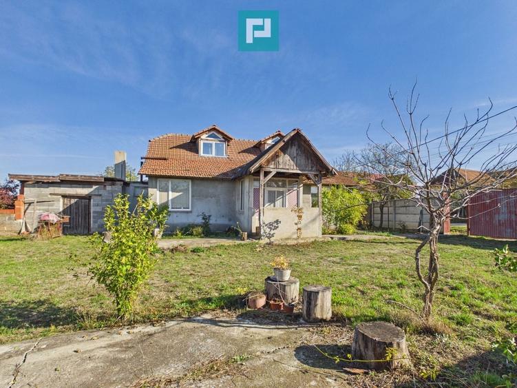 Casă individuală cu 6 camere cu Canalizare în Șumugiu