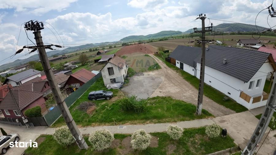 Teren de 1160 mp, în Dârlos