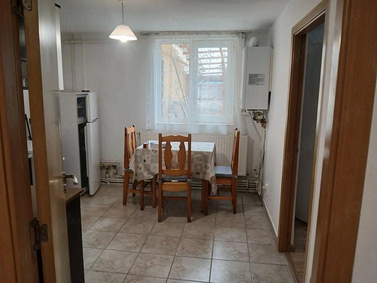 Apartament cu 3 camere decomandat în Bartolomeu