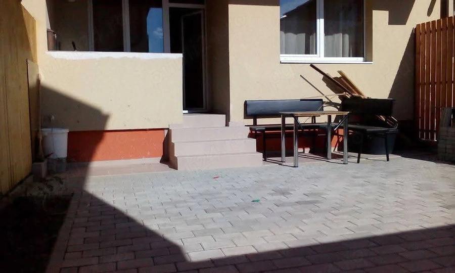 Apartament cu 2 camere decomandat în Florești