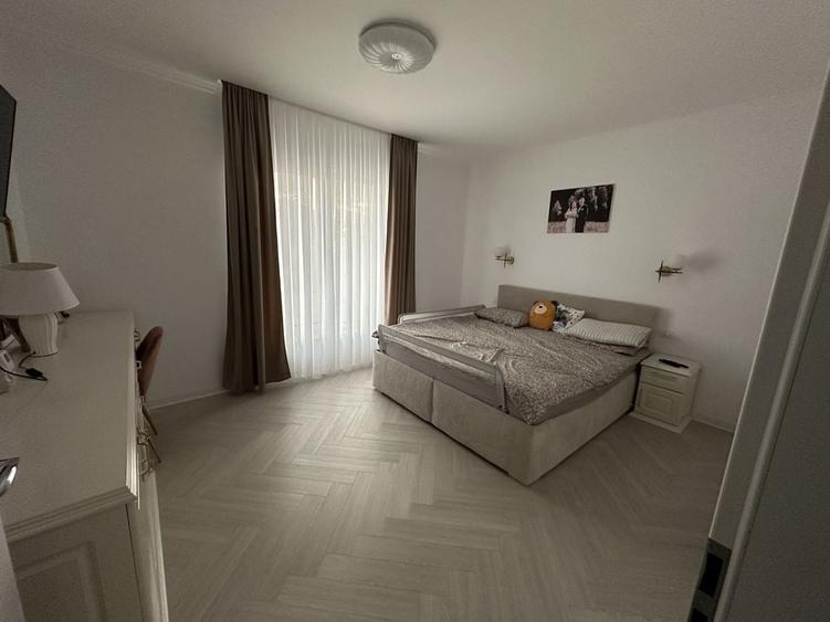 Casă cu 4 camere în Sântandrei