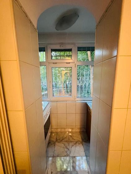 Apartament cu 3 camere decomandat, mobilat în Drumul Taberei