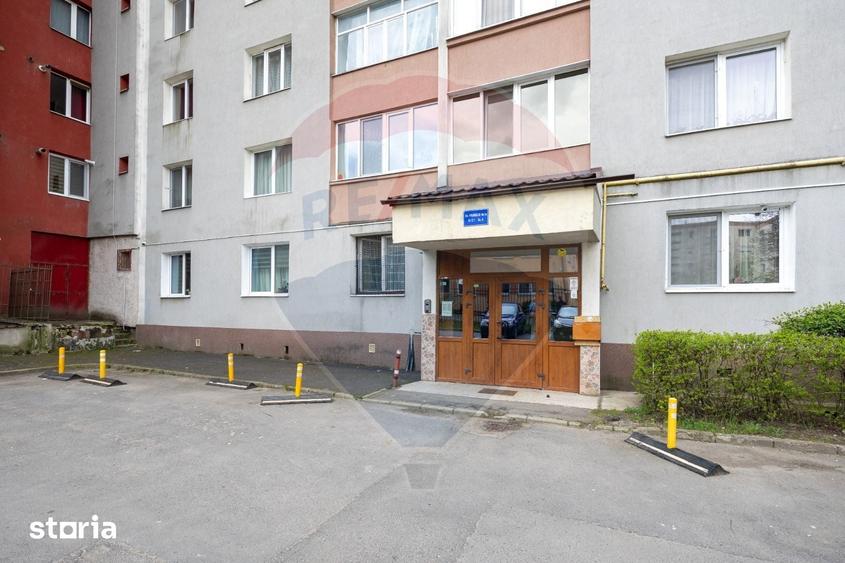Apartament cu 3 camere decomandat în Dârste