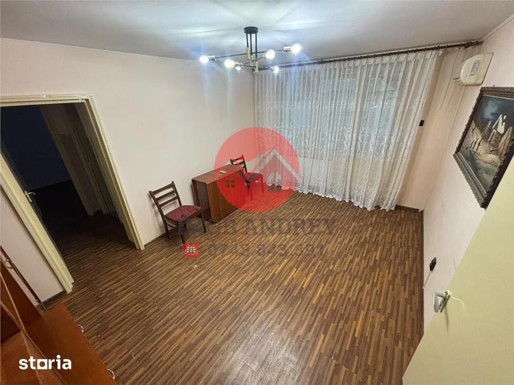 Apartament cu 3 camere decomandat în Central