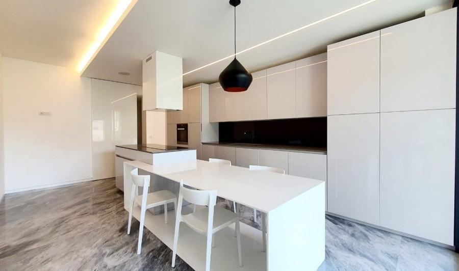 Apartament cu 5 camere în Kiseleff