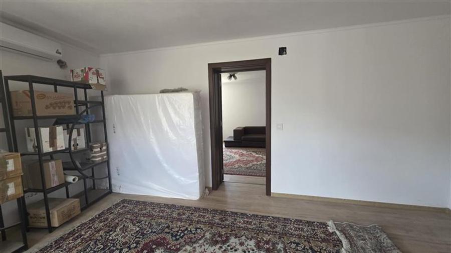 Casă individuală cu 6 camere cu Teren 341 Mp în 1 Mai