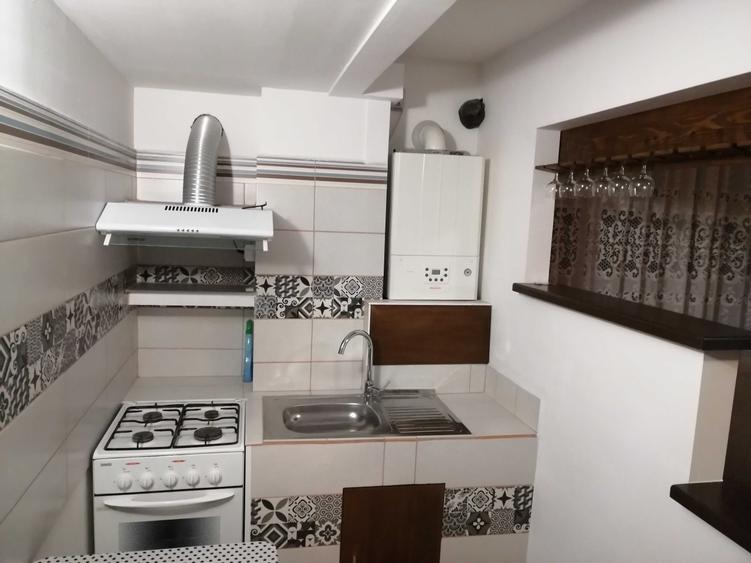Apartament cu 2 camere decomandat în Popoveni