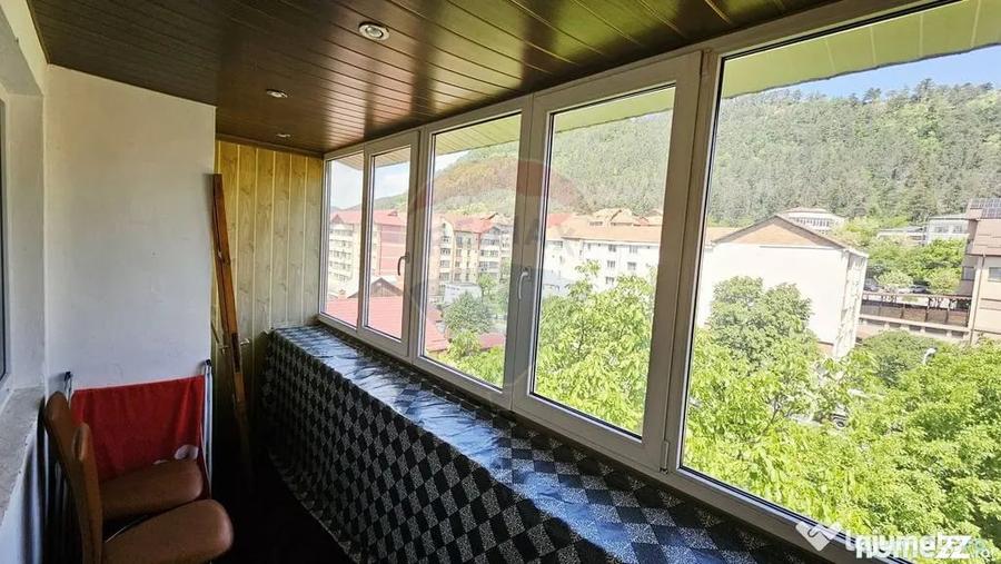 Apartament cu 4 camere decomandat în Mărăței
