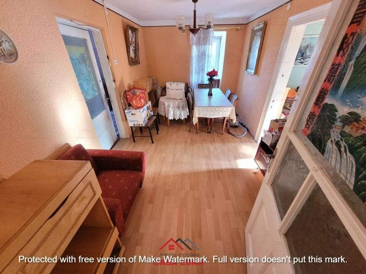 Apartament cu 4 camere semidecomandat în Central