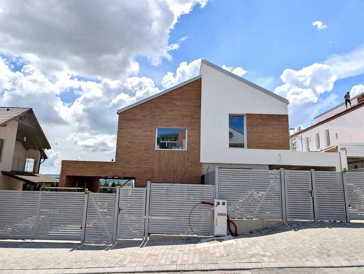 Casă cu Teren 325 Mp în Central