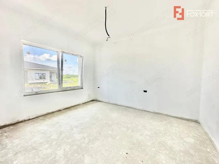 Casă cu 3 camere cu Teren 270 Mp în Bucovăț (Remetea Mare)