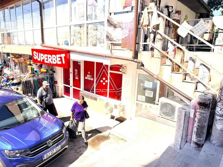 Spațiu comercial, de 32 mp, în Central