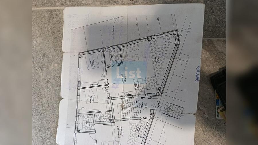 Apartament cu 3 camere decomandat în Central