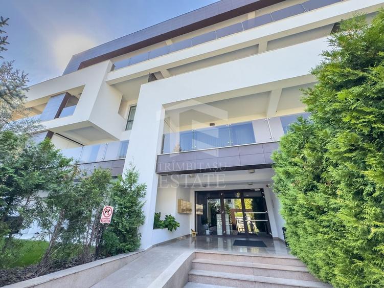 Apartament cu 3 camere semidecomandat, mobilat în Exterior Vest