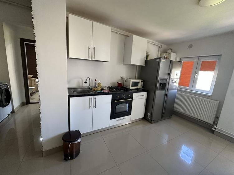 Apartament cu 2 camere decomandat în Uiești