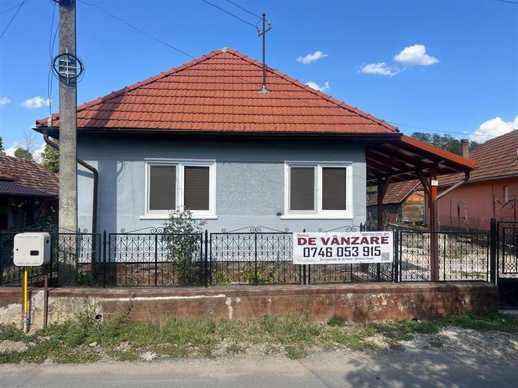 Casă cu 3 camere cu Teren 2019 Mp în Birtin