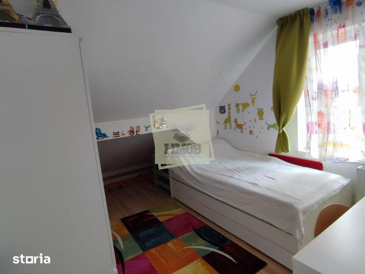 Casă cu 5 camere cu Teren 355 Mp în Cristian