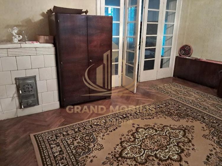 Casă individuală cu 9 camere cu Canalizare în Iosefin