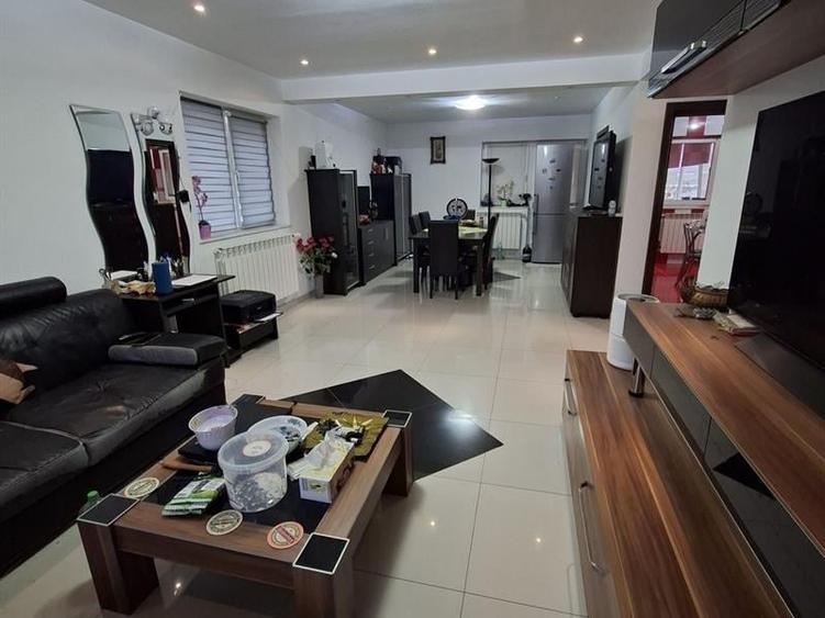 Casă individuală cu 4 camere cu Teren 350 Mp în Cârcea