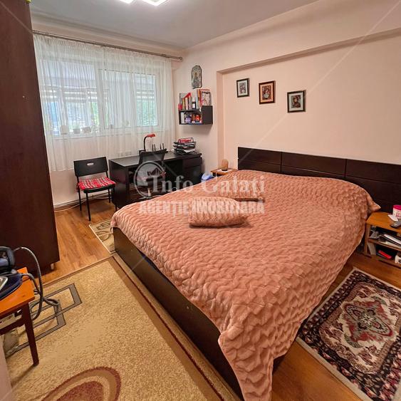 Apartament cu 3 camere decomandat în Siderurgiștilor
