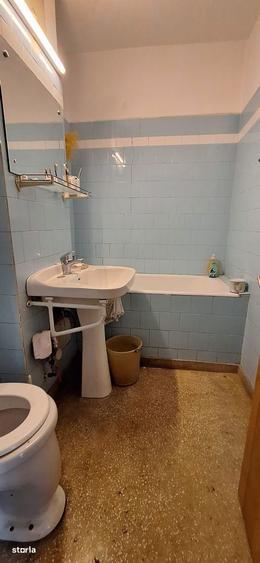 Apartament cu 4 camere decomandat în Pantelimon