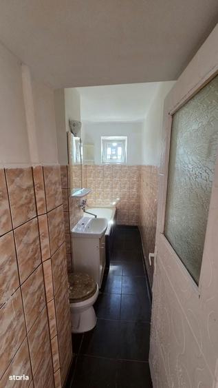 Apartament cu 2 camere nedecomandat în 14 Mai