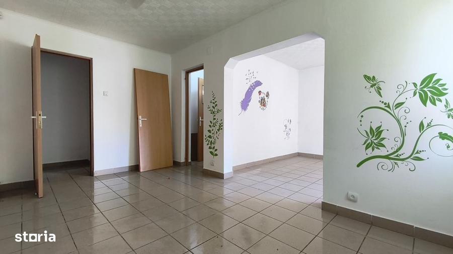 Spațiu comercial, de 32 mp, în Dacia