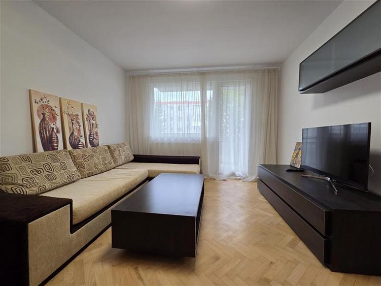 Apartament cu 3 camere semidecomandat, mobilat în Gării