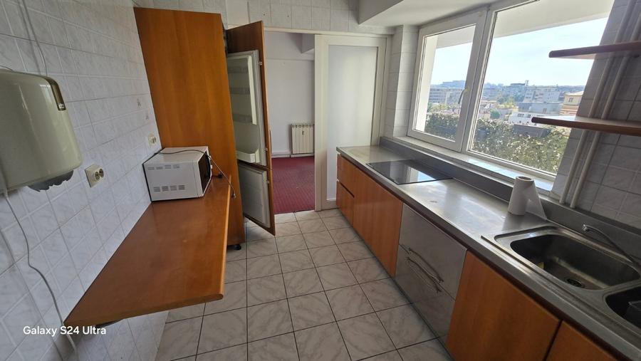 Apartament cu 5 camere în P-ța Unirii
