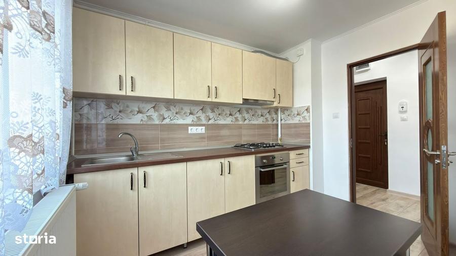 Apartament cu 3 camere semidecomandat în Central