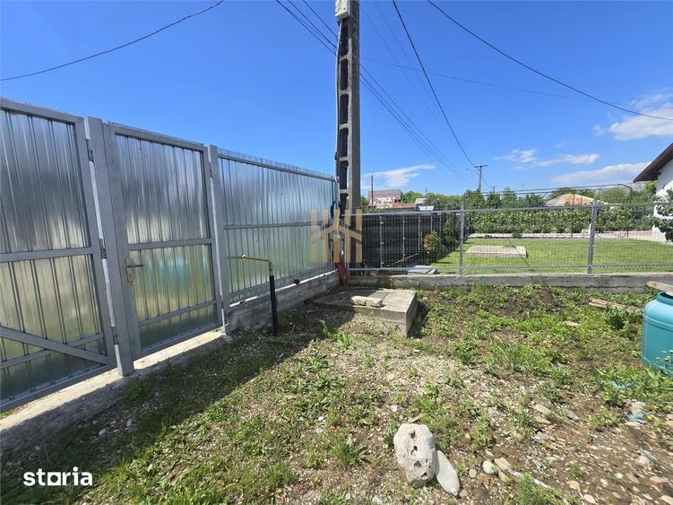 Casă cu 5 camere cu Teren 800 Mp în Plopu