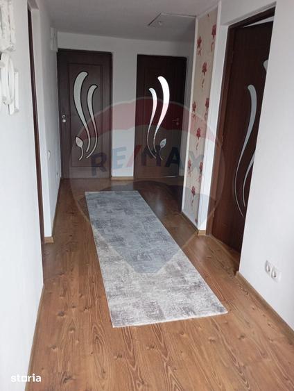 Casă cu 7 camere cu Teren 1183 Mp în Central