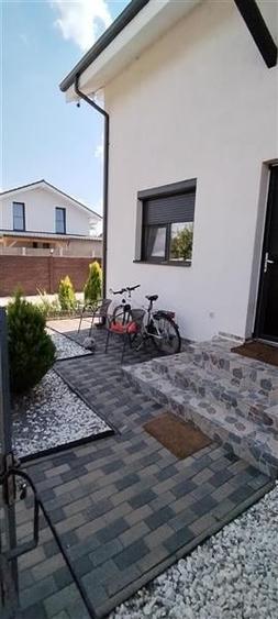 Duplex cu 3 camere cu Teren 300 Mp în Exterior Vest