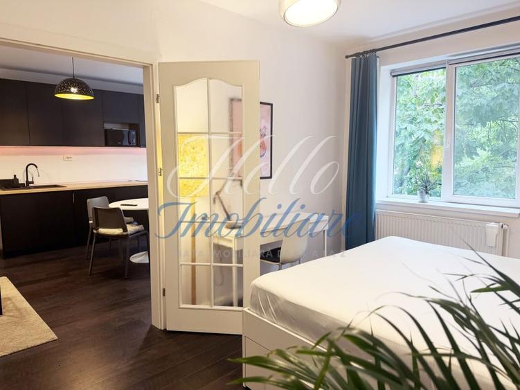 Apartament cu 3 camere semidecomandat în Horea