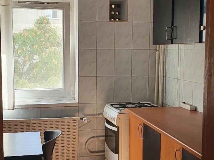 Apartament cu 3 camere decomandat în Octavian Goga
