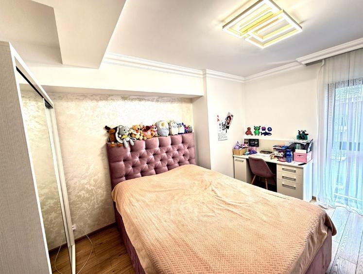 Apartament cu 4 camere decomandat, mobilat în Drumul Taberei