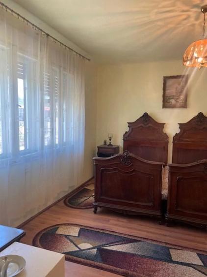 Casă cu Teren 700 Mp în Central