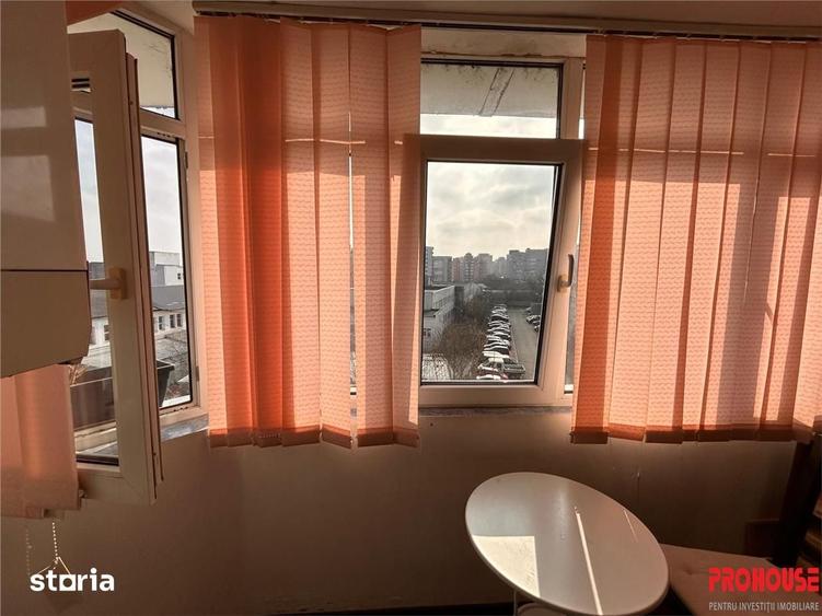Apartament cu 3 camere decomandat în Ștefan cel Mare