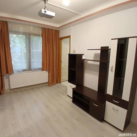 Apartament cu 2 camere nedecomandat în Central