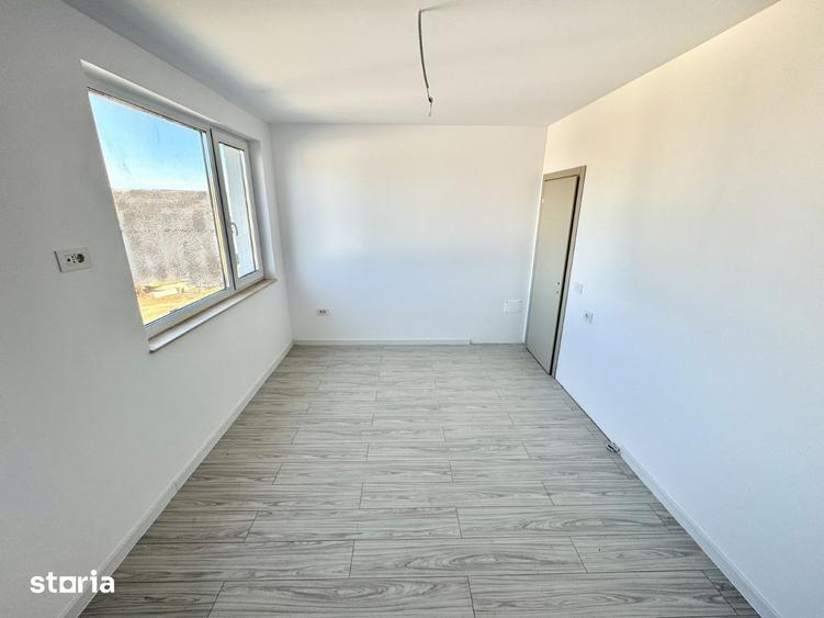 Casă cu 4 camere cu Teren 240 Mp în Valea Lupului