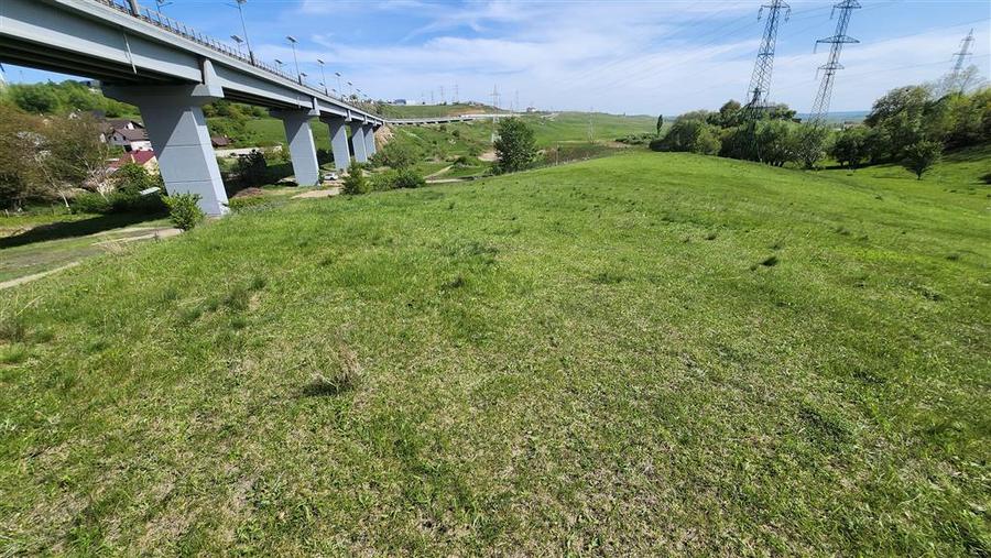 Teren Construcții intravilan de 4438 mp, în Bulai