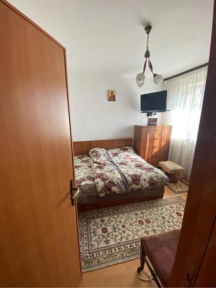 Apartament cu 3 camere decomandat în Fundeni