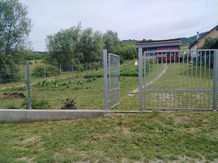 Teren Construcții intravilan de 860 mp, în Nord