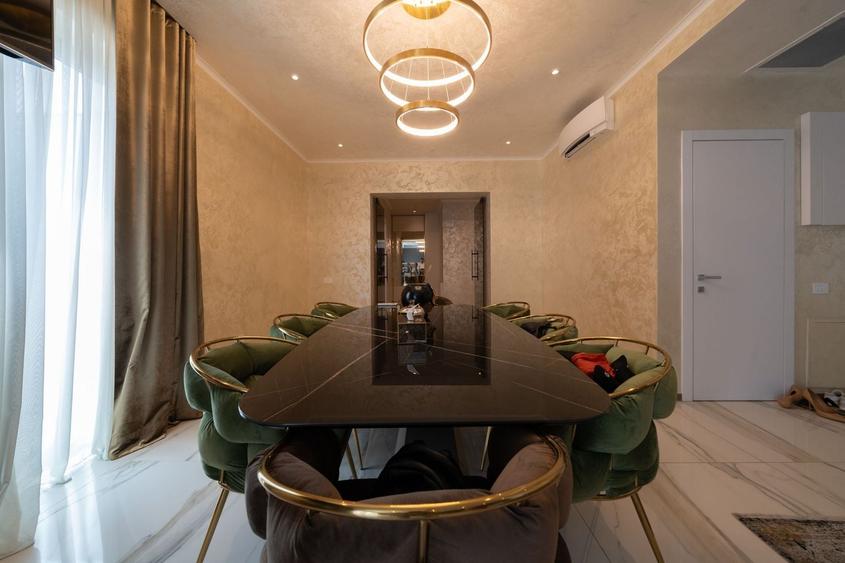 Penthouse cu 5 camere semidecomandat, mobilat în Herăstrău