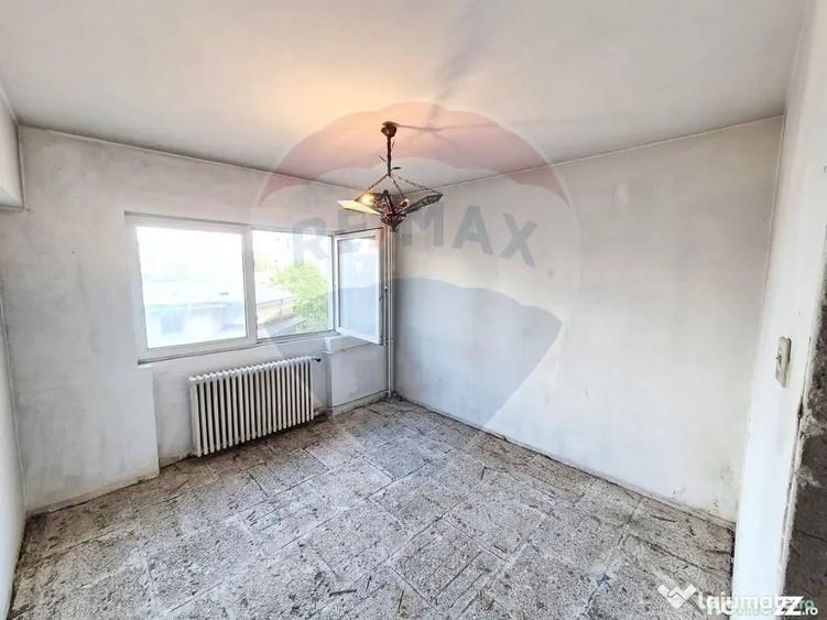 Apartament cu 4 camere decomandat în P-ța Unirii